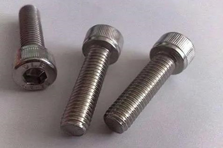 你真的了解內(nèi)六角螺栓和外六角螺栓嗎？華隆科普！