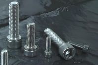 定制內(nèi)六角螺栓時(shí)如何選擇生產(chǎn)廠家？